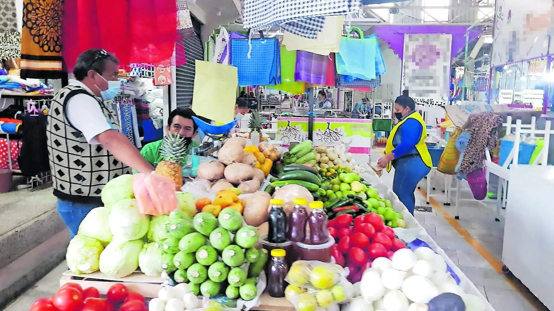 COMERCIANTES ESPERAN CREDITOS_CMYK